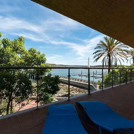 Appartement River View House